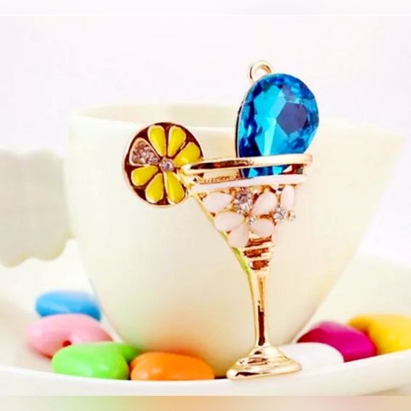 Gold plated blue and white crystal lemon martini glass necklace - Picture 13 of 16